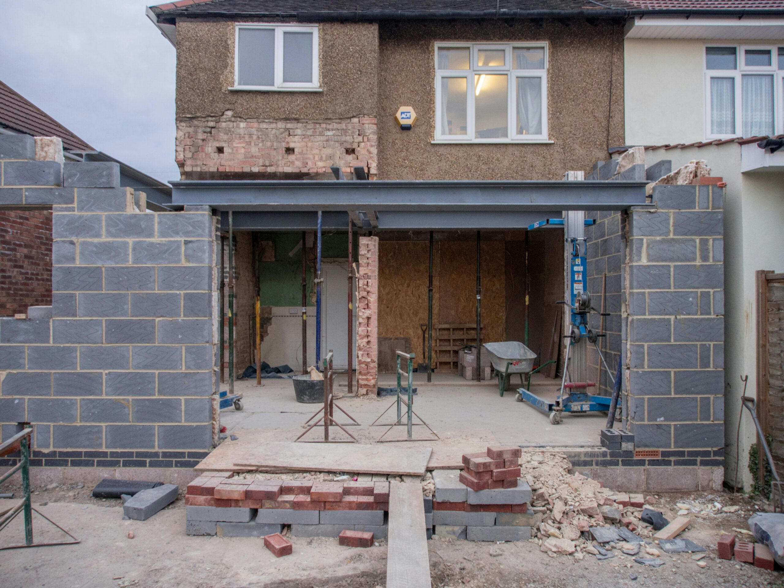 The Benefits of Building an Extension vs Moving Home